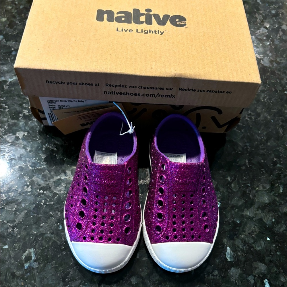 NWT purple sparkle natives size 5 toddler.